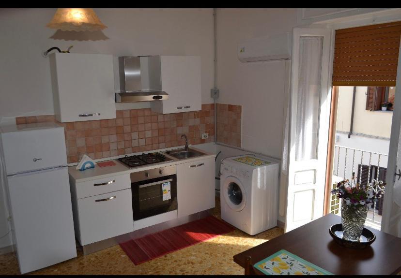 Flat In Olbia Centro Apartment Екстериор снимка